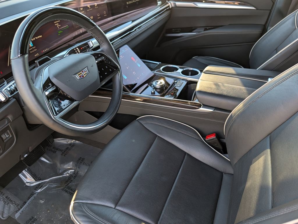 Certified 2025 Cadillac Escalade Premium Luxury image 9