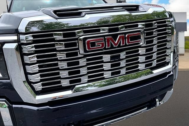 Certified 2025 GMC Sierra 3500 Denali w/ Denali Reserve Package AWD/4WD image 28