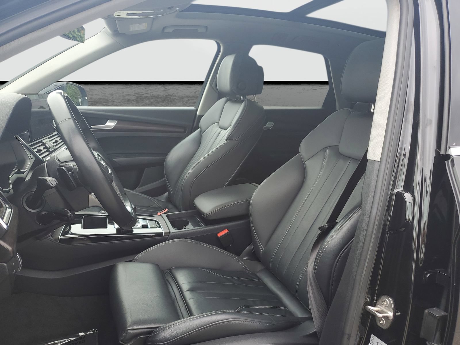 Used 2023 Audi Q5 e Premium w/ Convenience Package AWD/4WD image 19