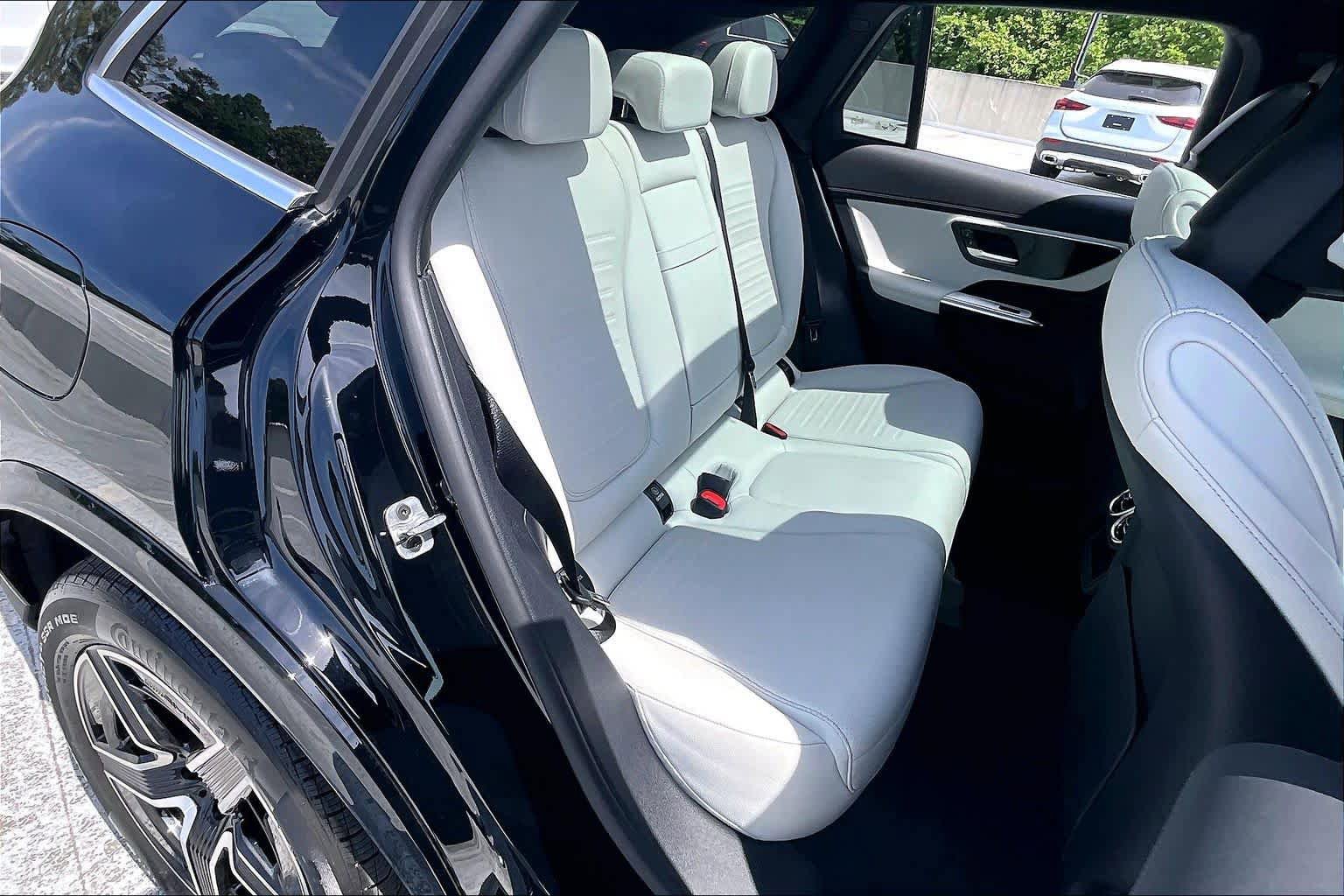 Used 2025 Mercedes-Benz GLC 350e 4MATIC image 20