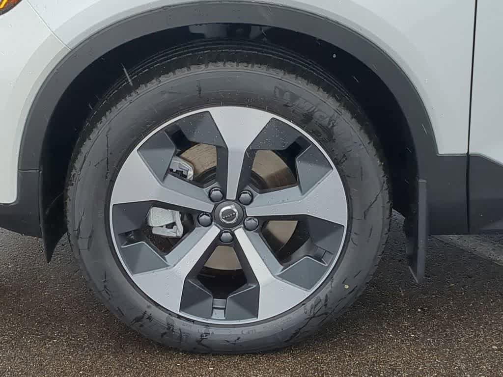 New 2026 Volvo XC40 B5 Core w/ Protection Package Premier AWD/4WD image 12