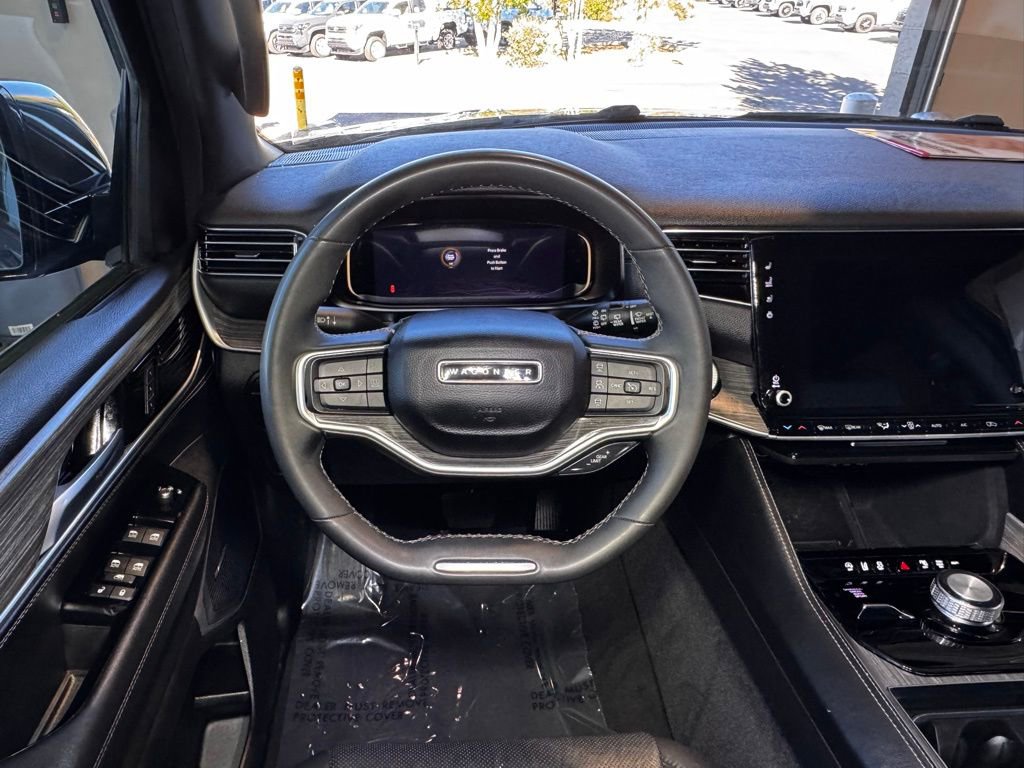 Used 2024 Jeep Wagoneer L Series II w/ Flexible Seating Group AWD/4WD image 13