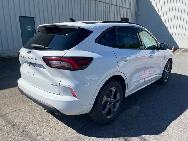 Used 2023 Ford Escape ST-Line AWD/4WD image 6