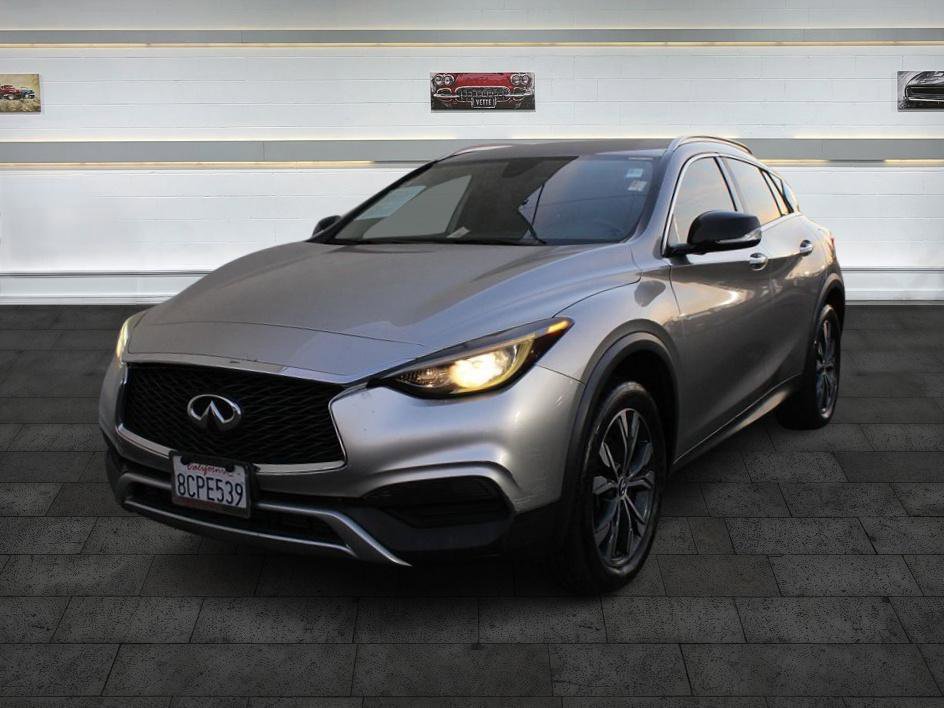 Used 2018 INFINITI QX30 AWD image 3