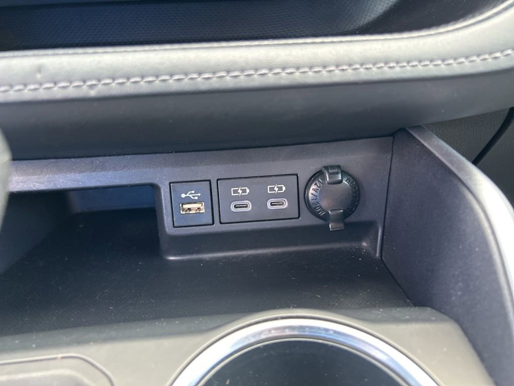 Used 2023 Toyota Highlander L image 42