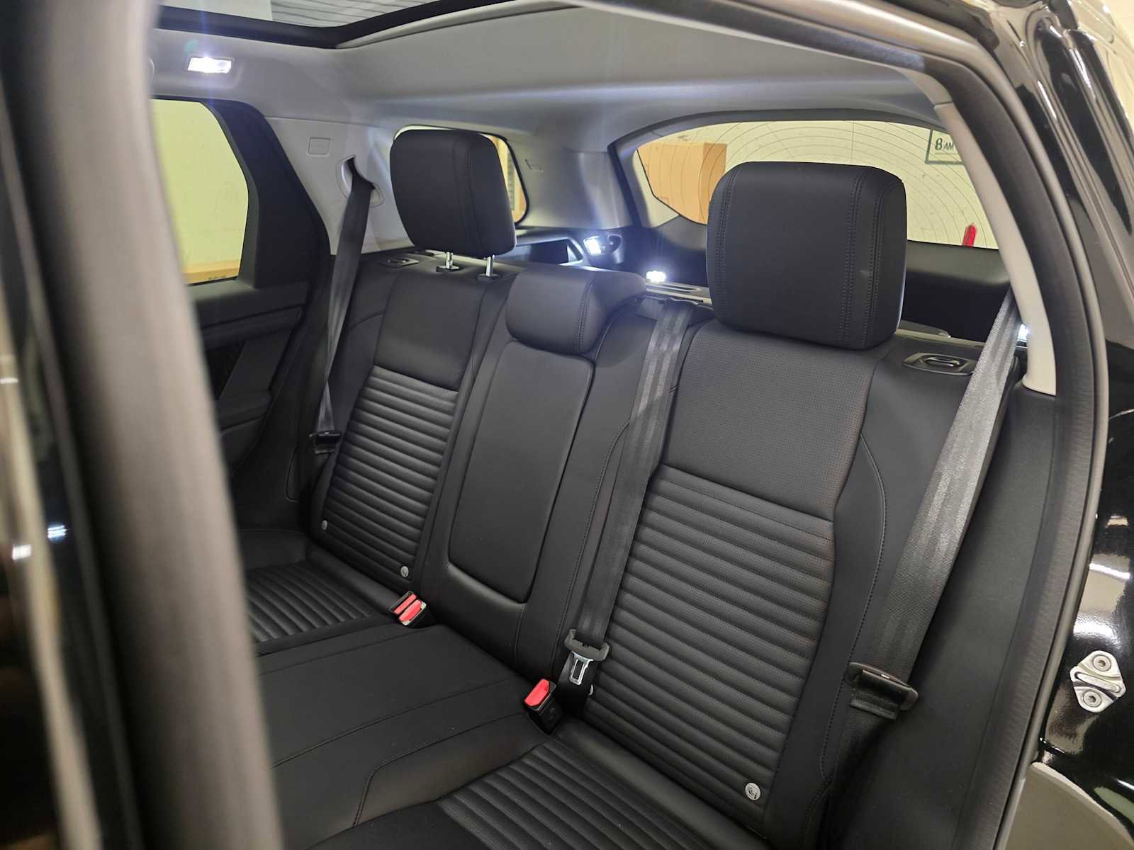 Used 2025 Land Rover Discovery Sport S image 20