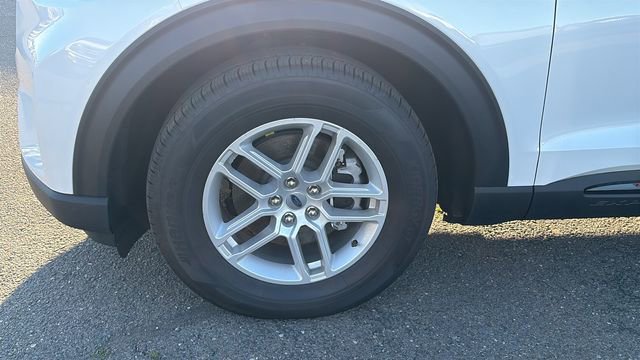 New 2026 Ford Explorer Active RWD image 8