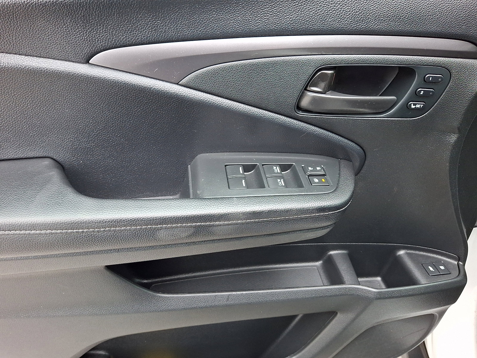 Used 2023 Honda Passport EX-L image 12