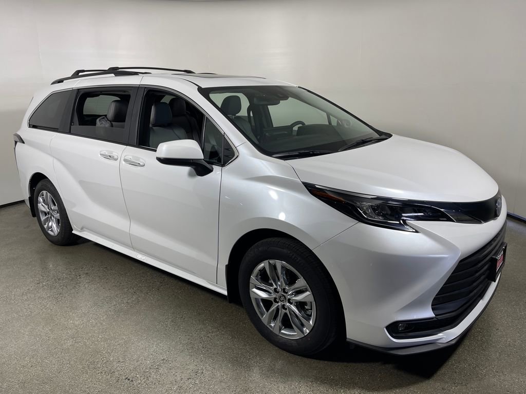 New 2025 Toyota Sienna XLE
