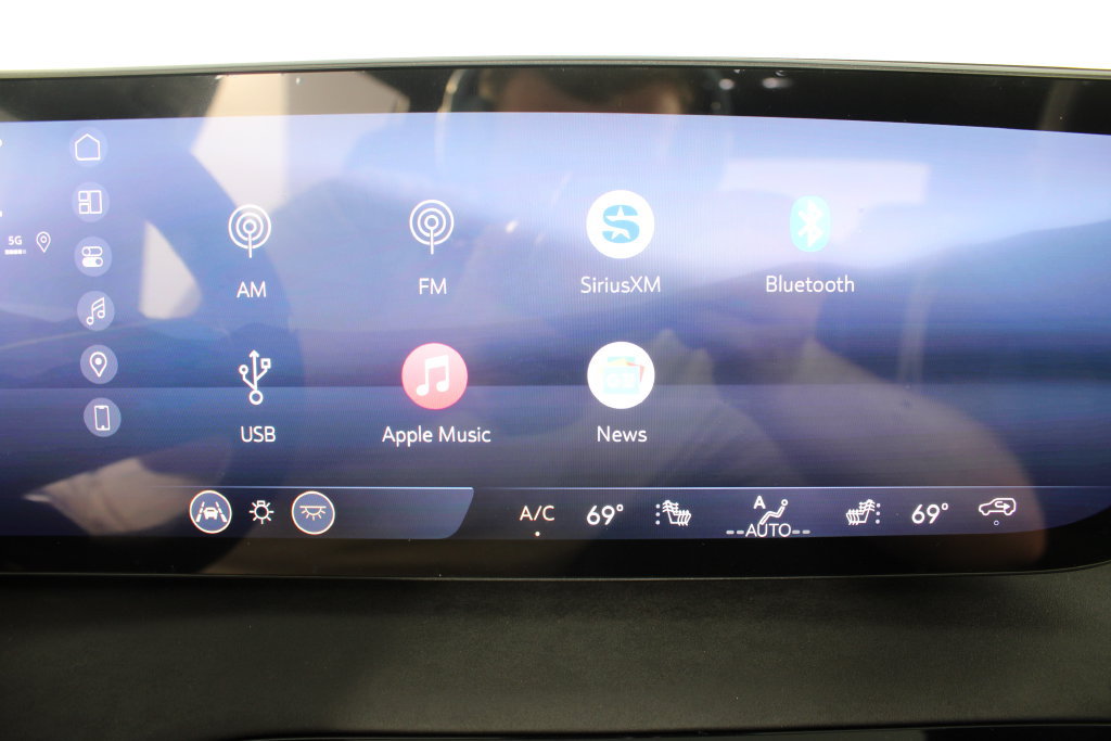 New 2027 Buick Enclave Sport Touring w/ Power Package FWD image 6