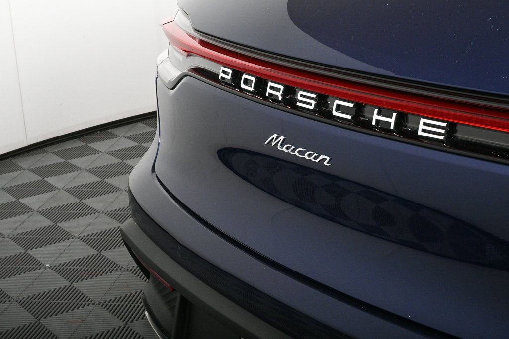 Certified 2026 Porsche Macan image 37