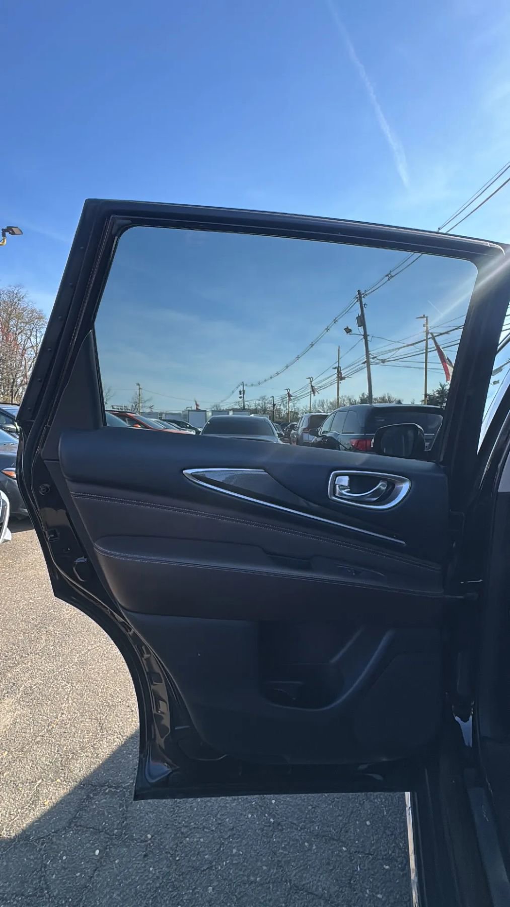 Used 2019 INFINITI QX60 Luxe w/ Essential Package image 12