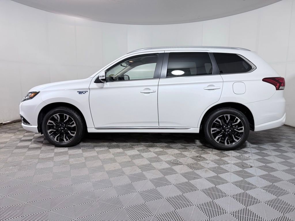Used 2018 Mitsubishi Outlander SEL image 4