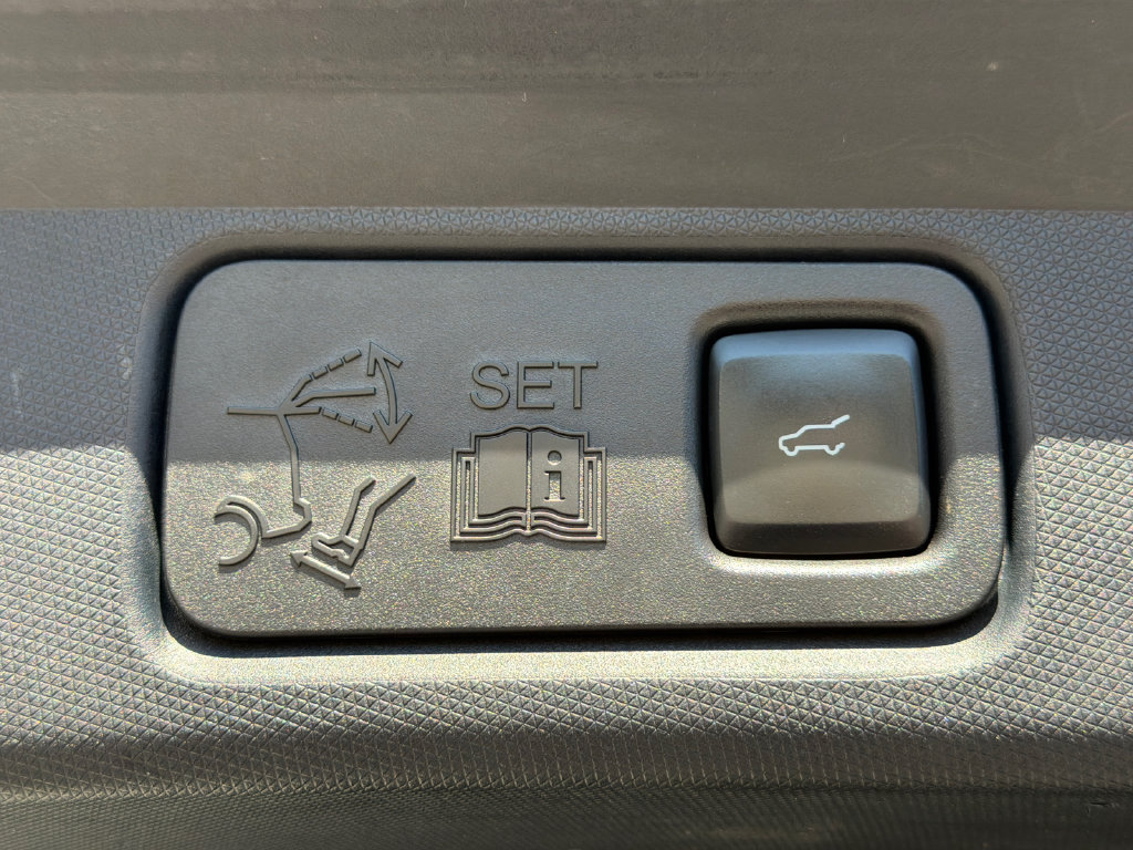 Used 2023 Ford Mustang Mach-E Premium AWD/4WD image 19