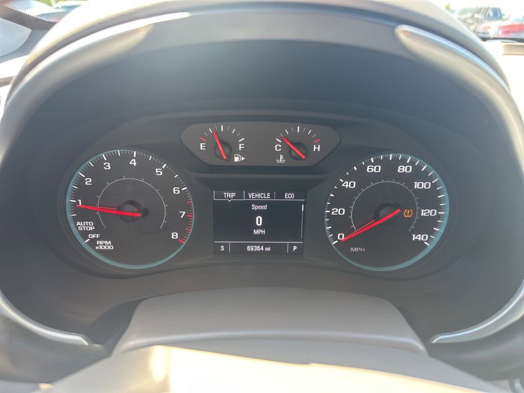 Used 2023 Chevrolet Malibu LT w/ Driver Confidence Package FWD image 2