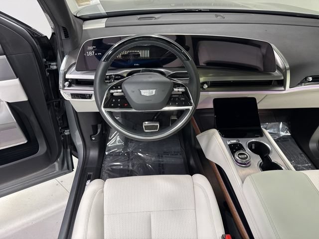 Used 2026 Cadillac Vistiq Sport w/ LPO, Floor Liner Package AWD/4WD image 18