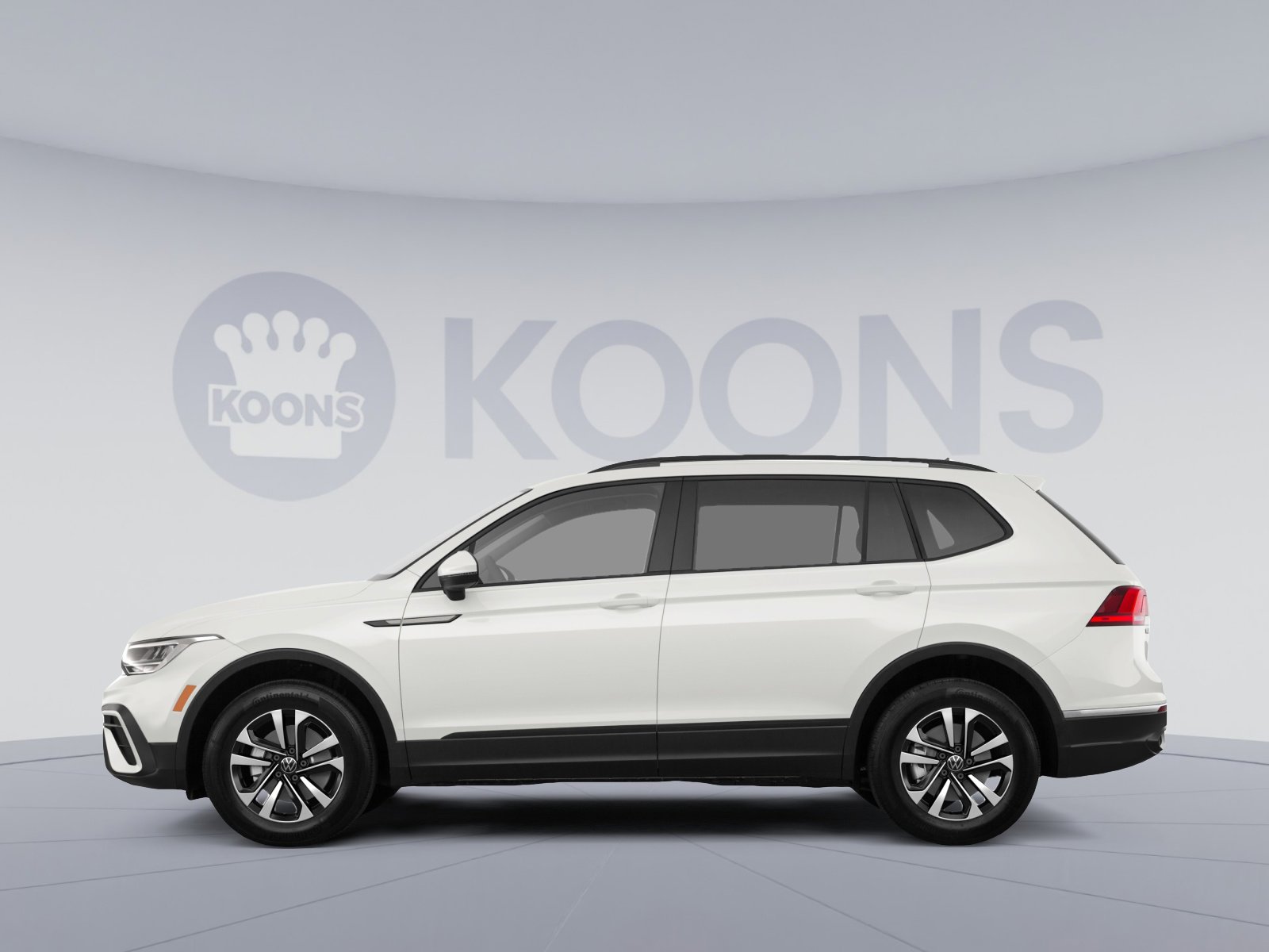 Used 2024 Volkswagen Tiguan S image 2