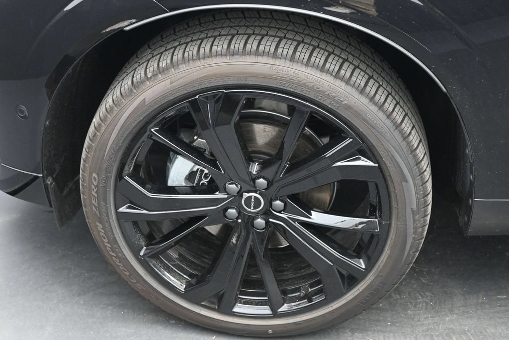 New 2026 Volvo XC60 B5 Ultra w/ Protection Package Premier AWD/4WD image 4