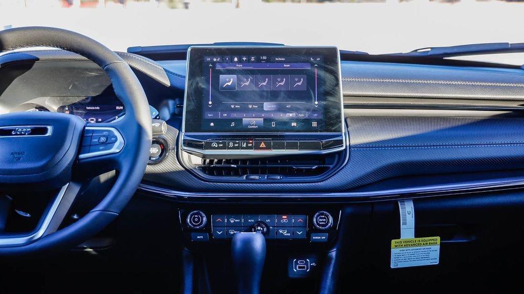 New 2026 Jeep Compass Latitude image 14