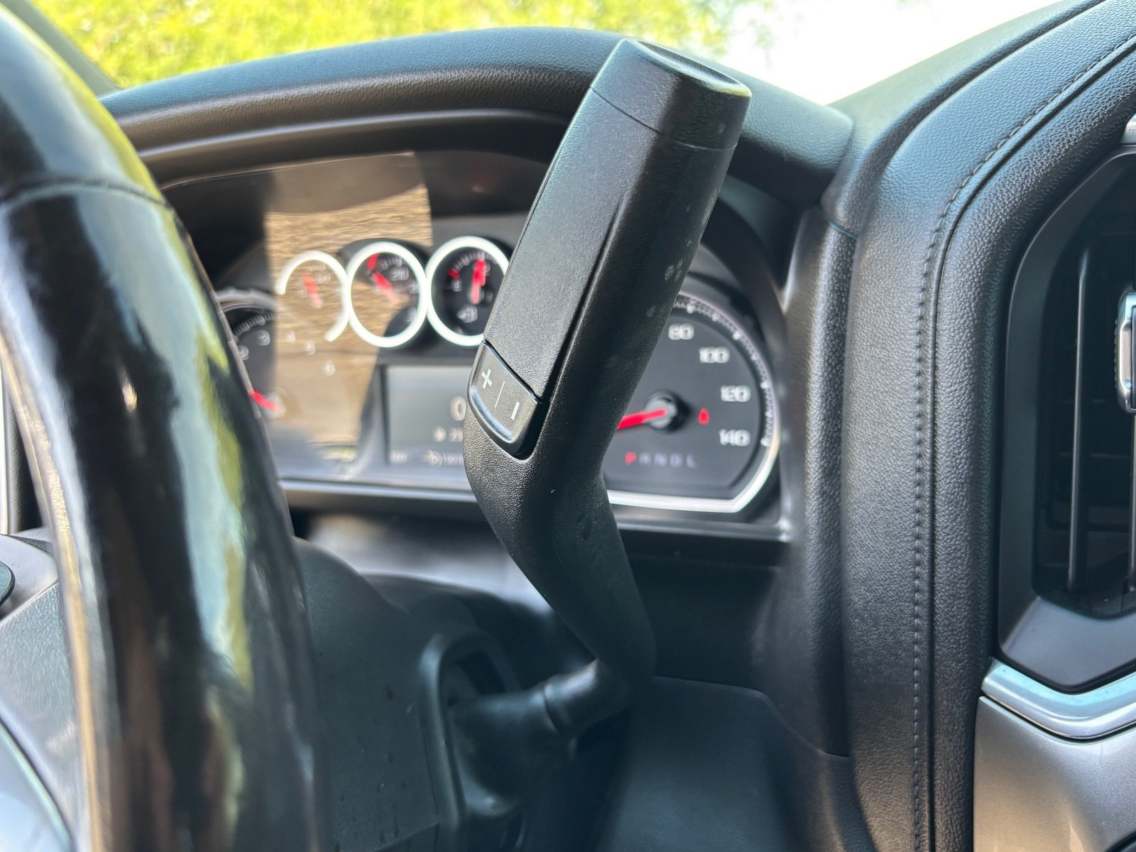Used 2021 Chevrolet Silverado 1500 LT w/ Convenience Package II AWD/4WD image 25