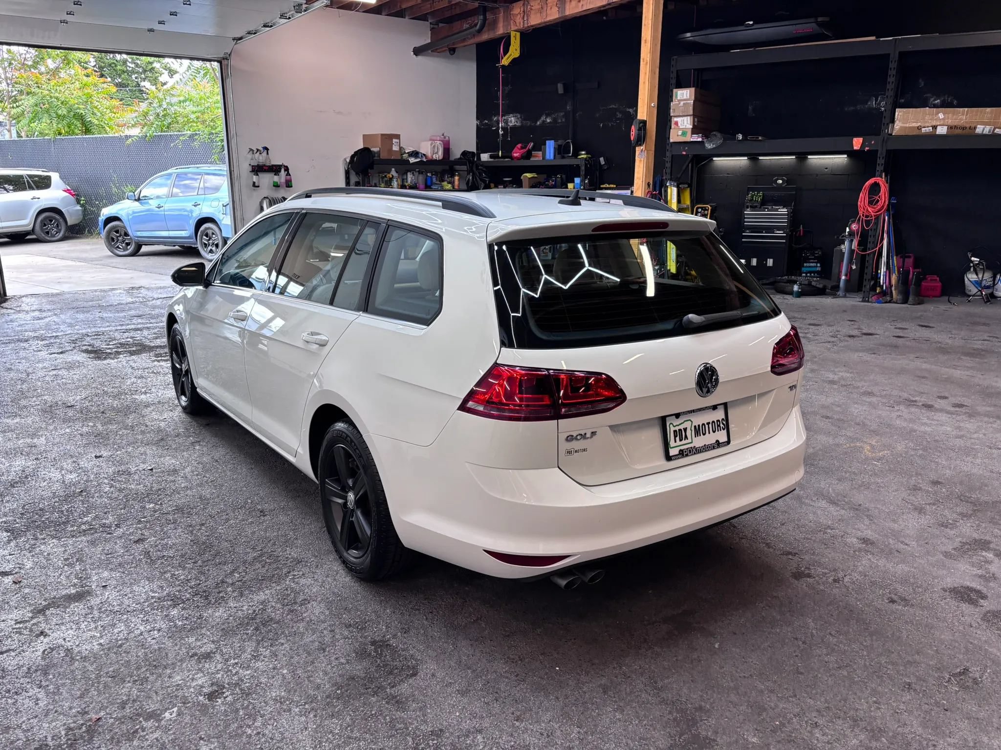 Used 2015 Volkswagen Golf TDI S FWD image 6