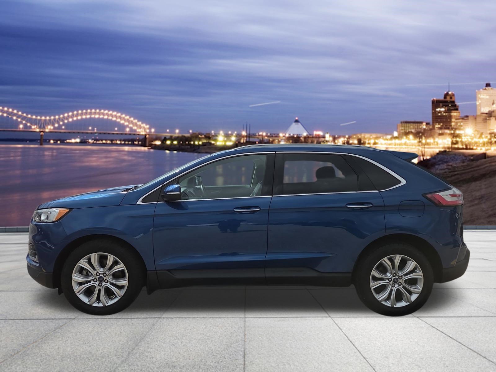 Used 2020 Ford Edge Titanium image 2