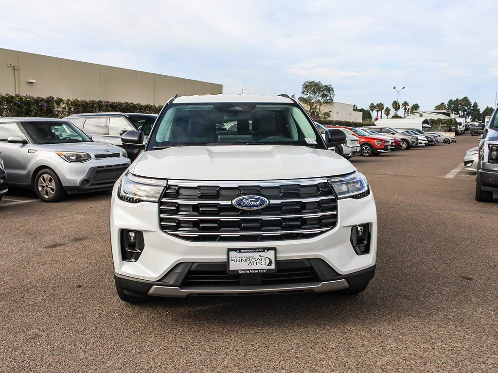 New 2026 Ford Explorer Active w/ Active Comfort Package RWD image 2