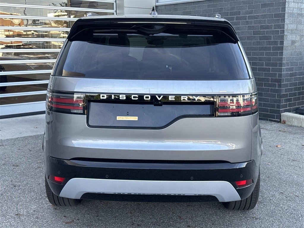 New 2026 Land Rover Discovery Limited Edition image 5