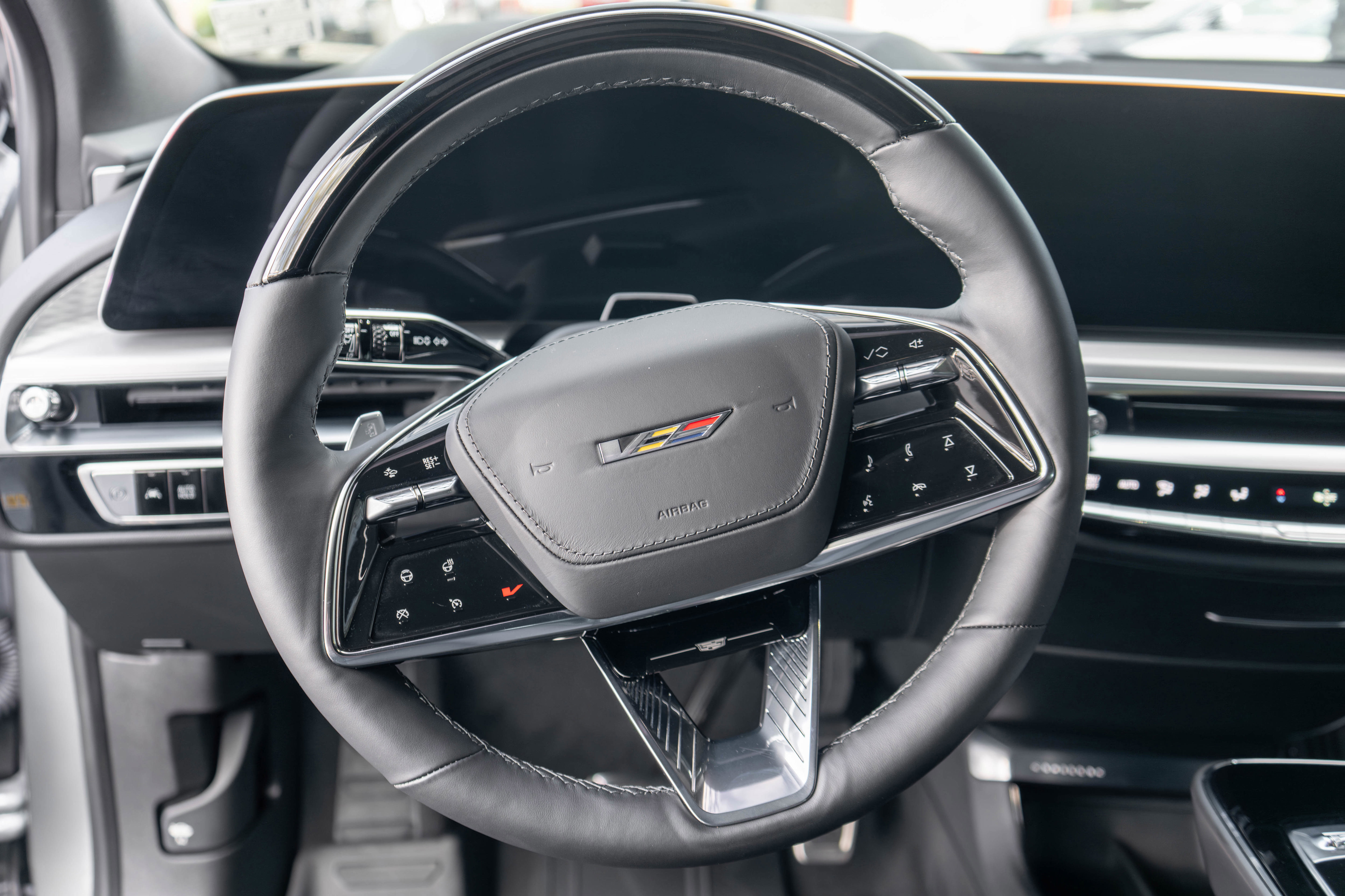 Used 2026 Cadillac Lyriq V AWD/4WD image 13