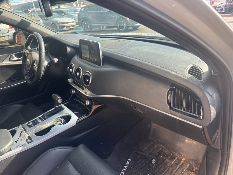 Used 2019 Kia Stinger GT1 image 10