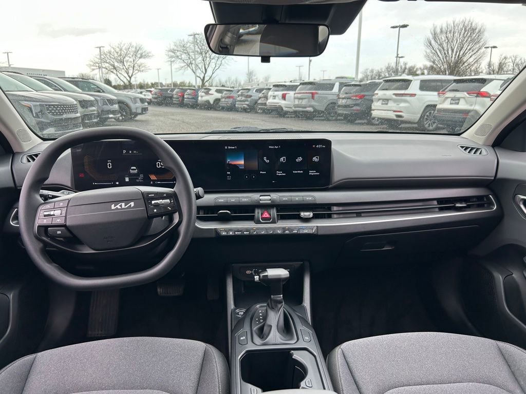 Used 2025 Kia K4 LXS image 9