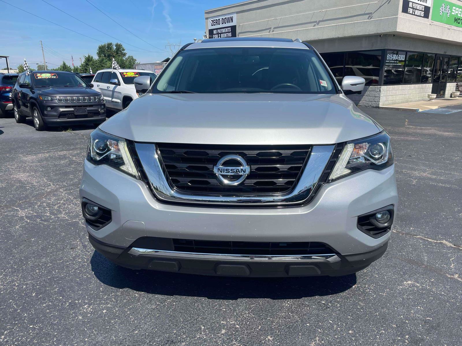 Used 2017 Nissan Pathfinder Platinum w/ Family Entertainment Package AWD/4WD image 2