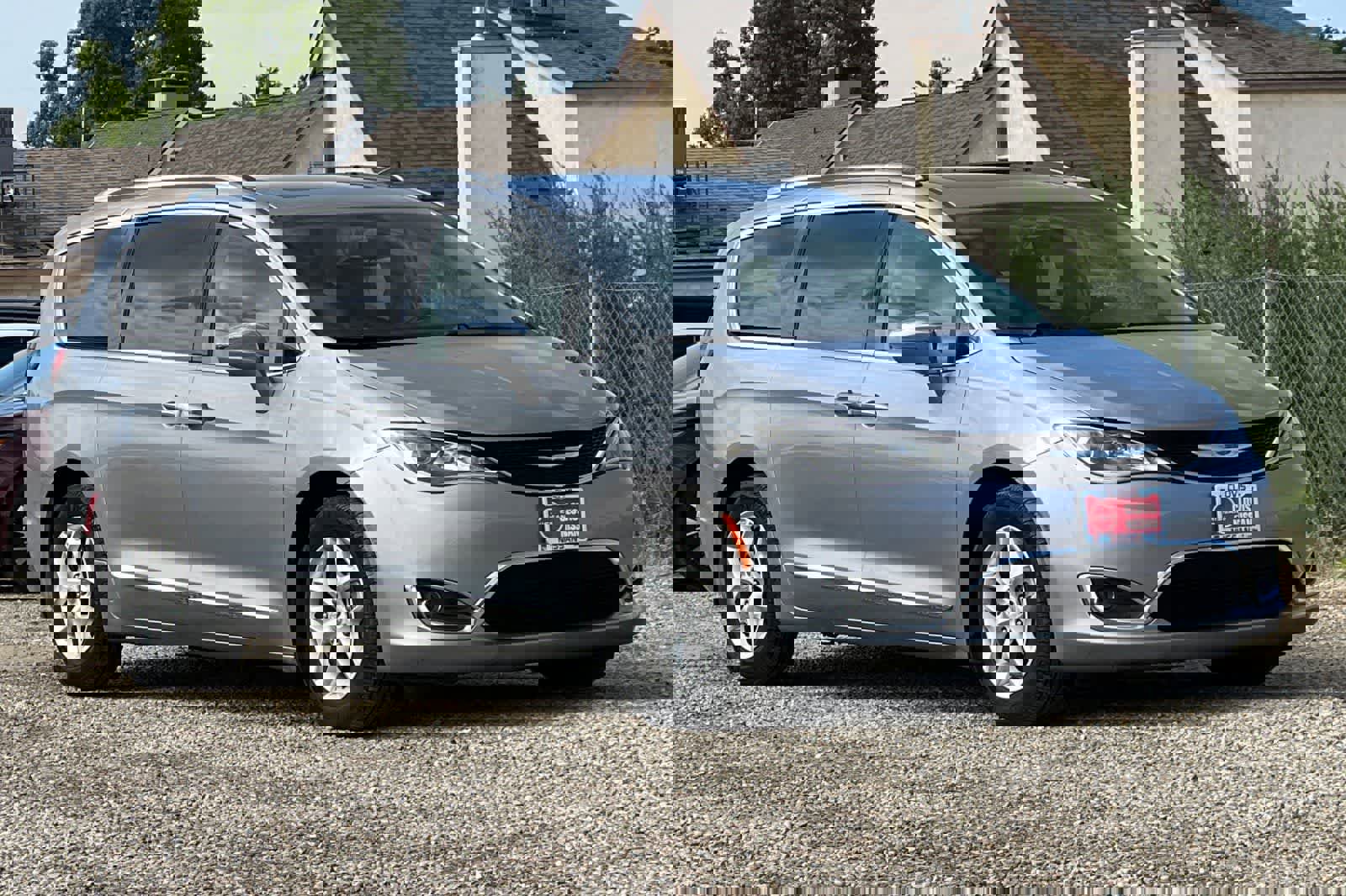 Used 2020 Chrysler Pacifica Limited FWD image 10