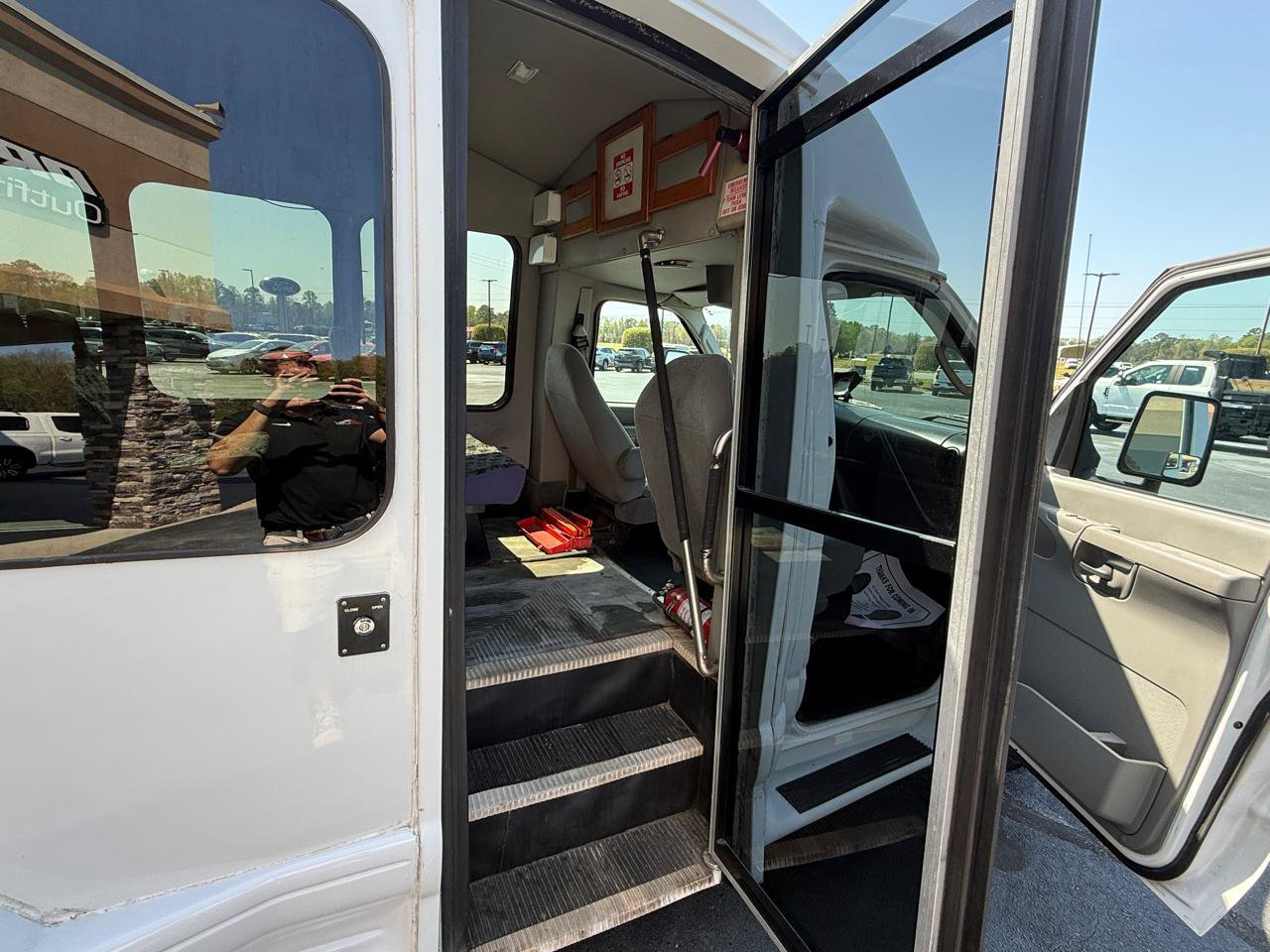Used 2007 Ford E-350 and Econoline 350 Super Duty RWD image 8