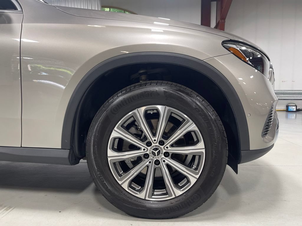 Used 2023 Mercedes-Benz GLC 300 4MATIC image 16