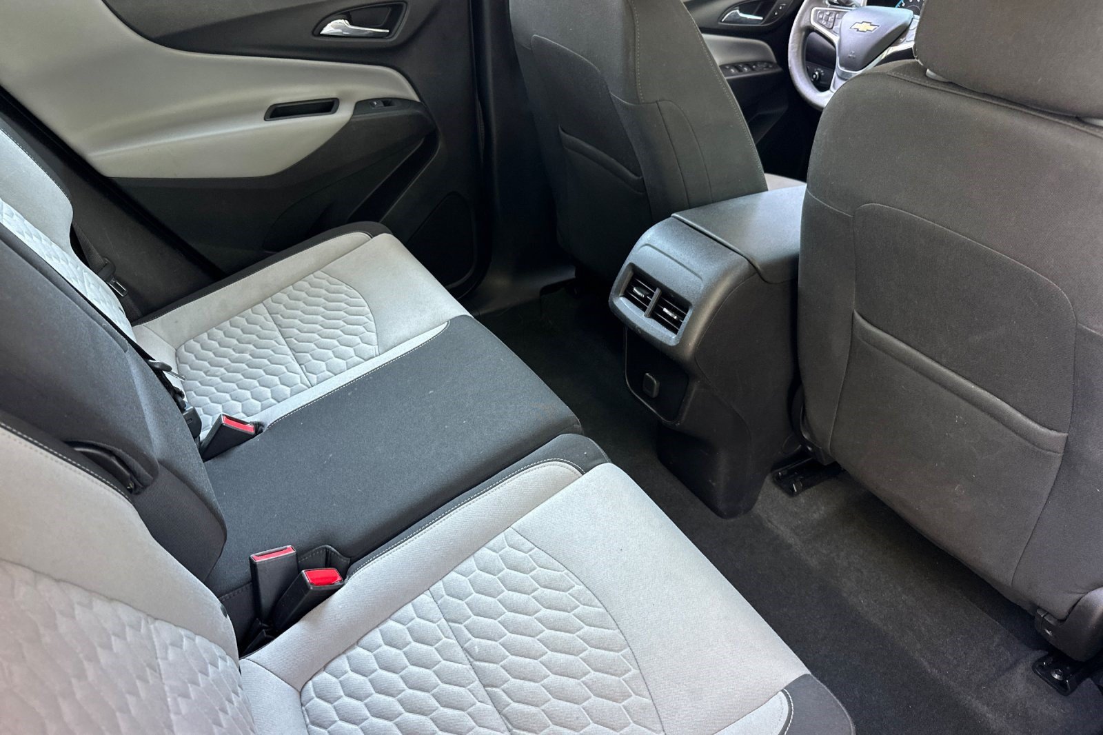 Used 2018 Chevrolet Equinox LS FWD image 29