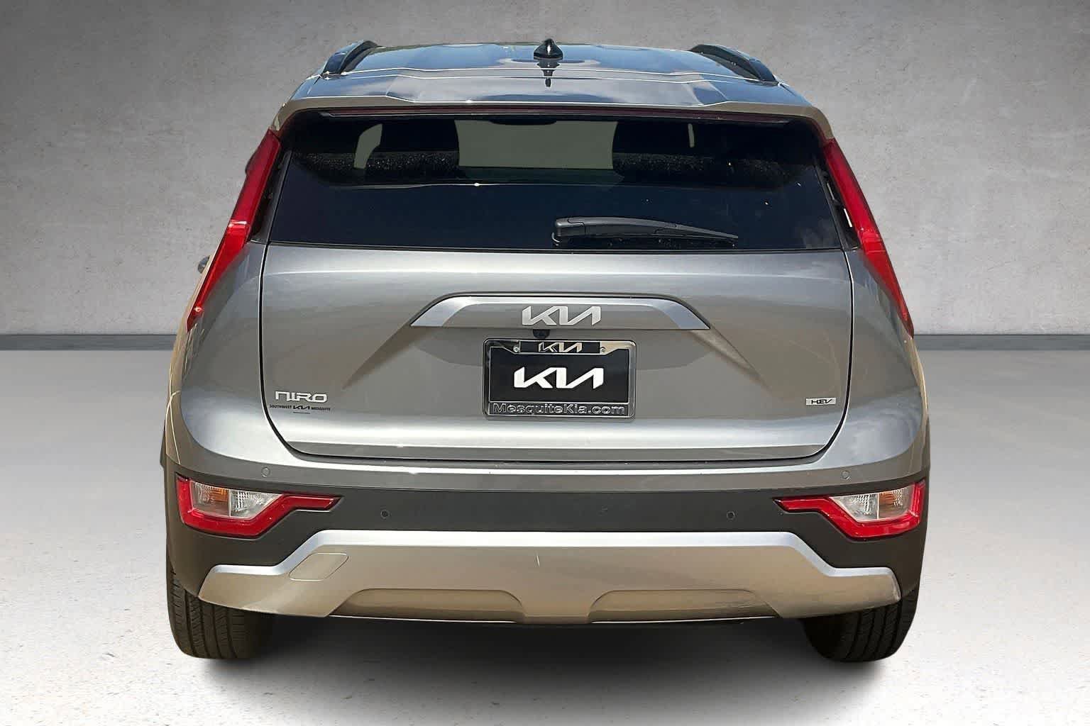 Used 2024 Kia Niro EX image 5