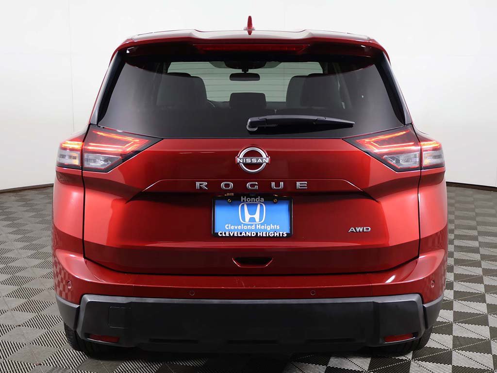 Used 2025 Nissan Rogue SV AWD/4WD image 10