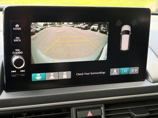 Used 2023 Honda Pilot Touring image 3