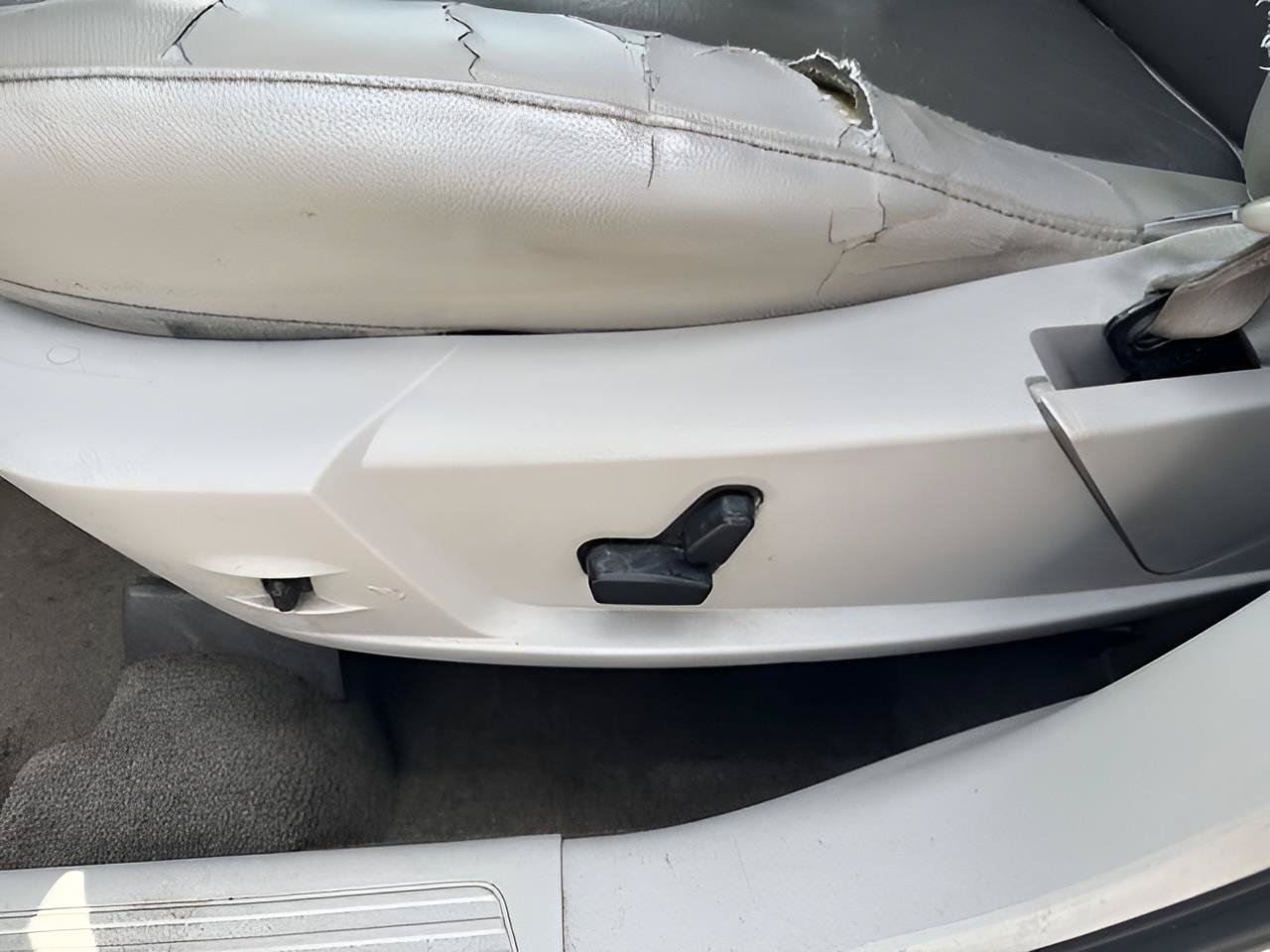 Used 2008 Chrysler 300 Touring RWD image 12