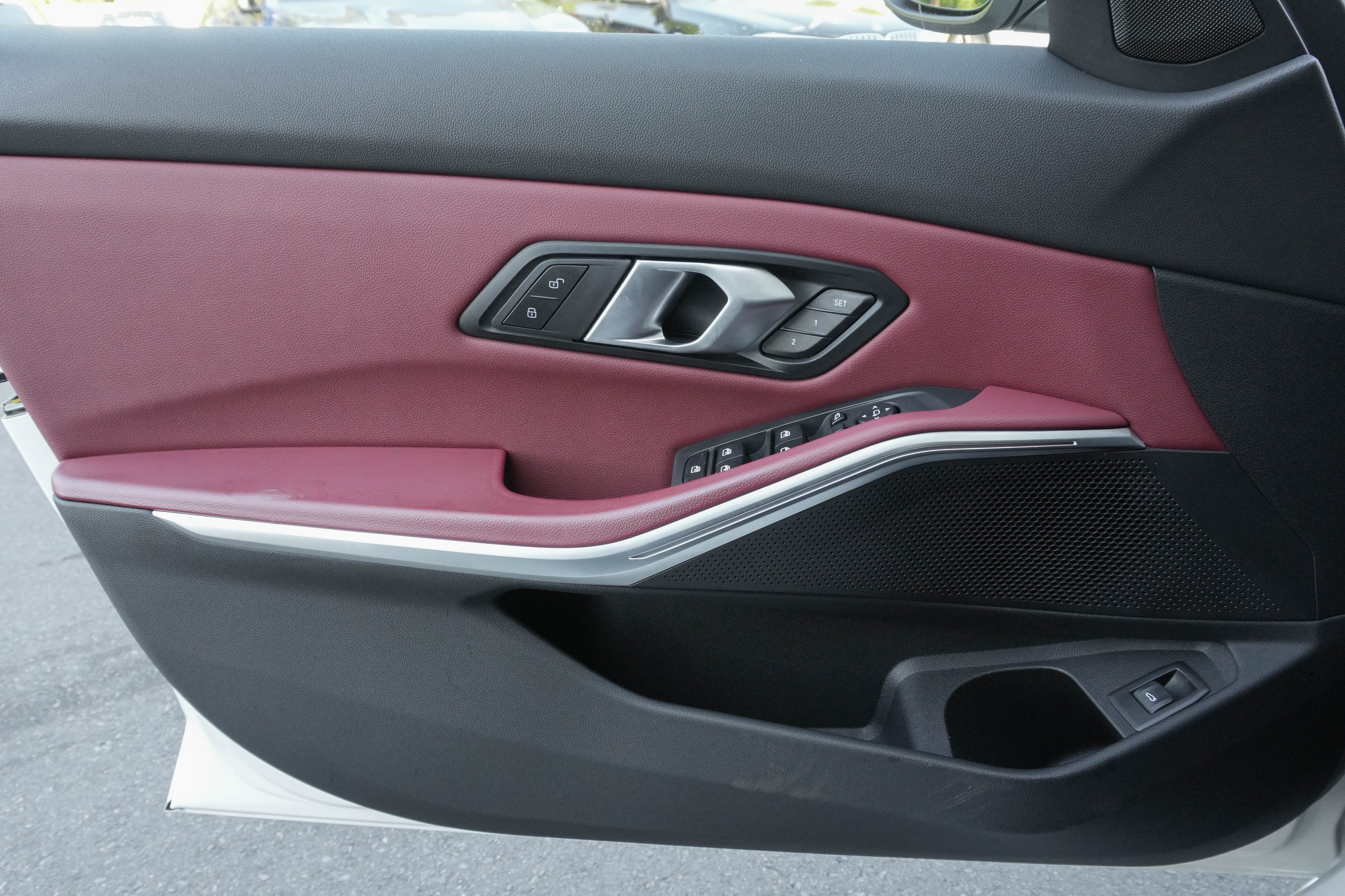 Certified 2025 BMW 330i Sedan RWD image 29