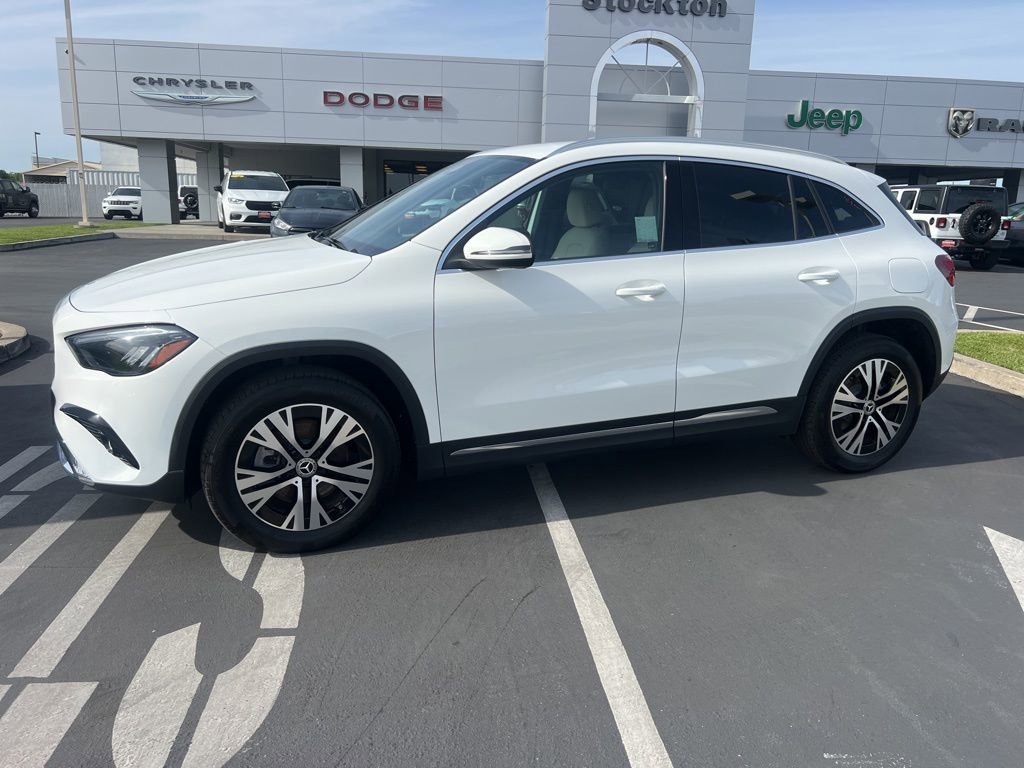 Used 2025 Mercedes-Benz GLA 250 4MATIC image 3