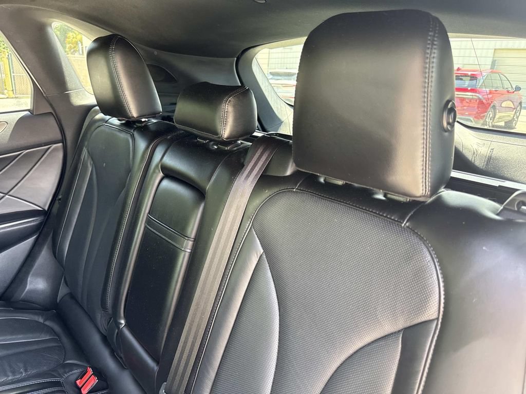 Used 2019 Lincoln MKC Reserve FWD image 14