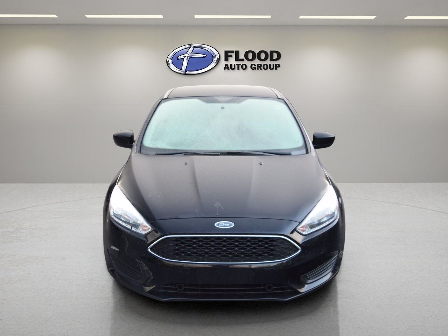 Used 2018 Ford Focus SE FWD image 2