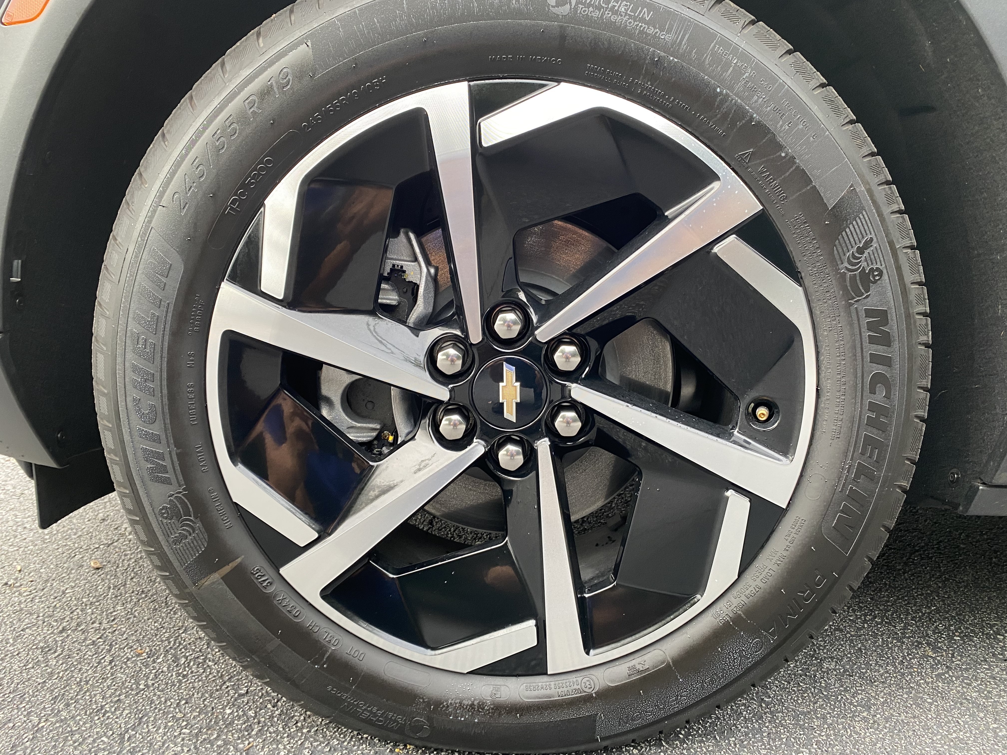 New 2026 Chevrolet Equinox EV LT AWD/4WD image 40