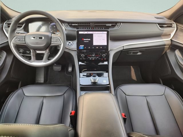 Used 2025 Jeep Grand Cherokee Limited RWD image 9