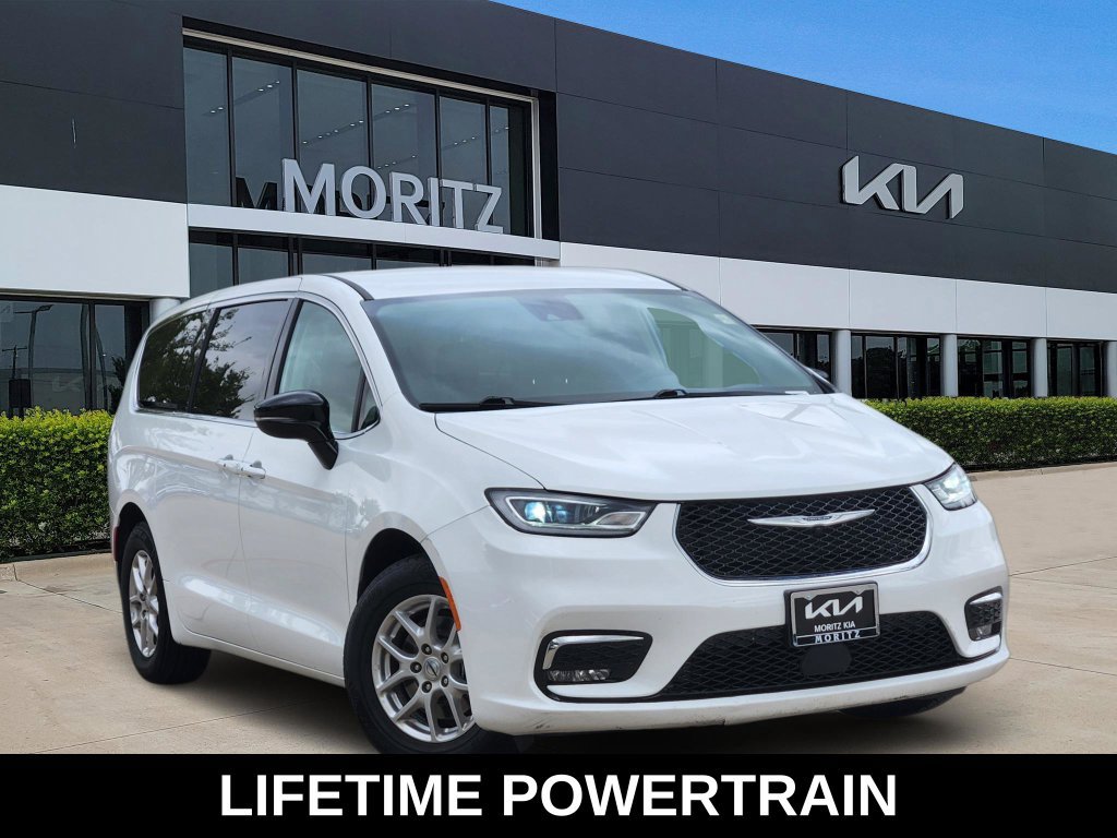 Used 2024 Chrysler Pacifica Touring-L FWD image 1