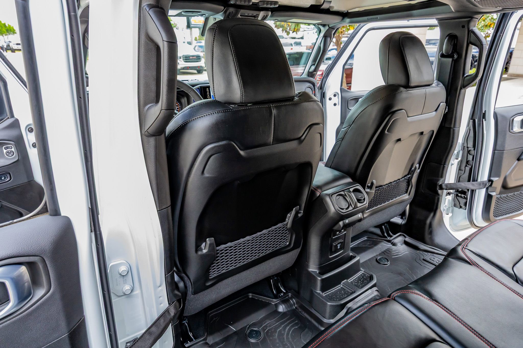 Used 2025 Jeep Wrangler Unlimited Rubicon image 33