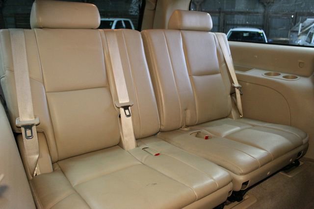 Used 2014 Chevrolet Suburban LTZ AWD/4WD image 16