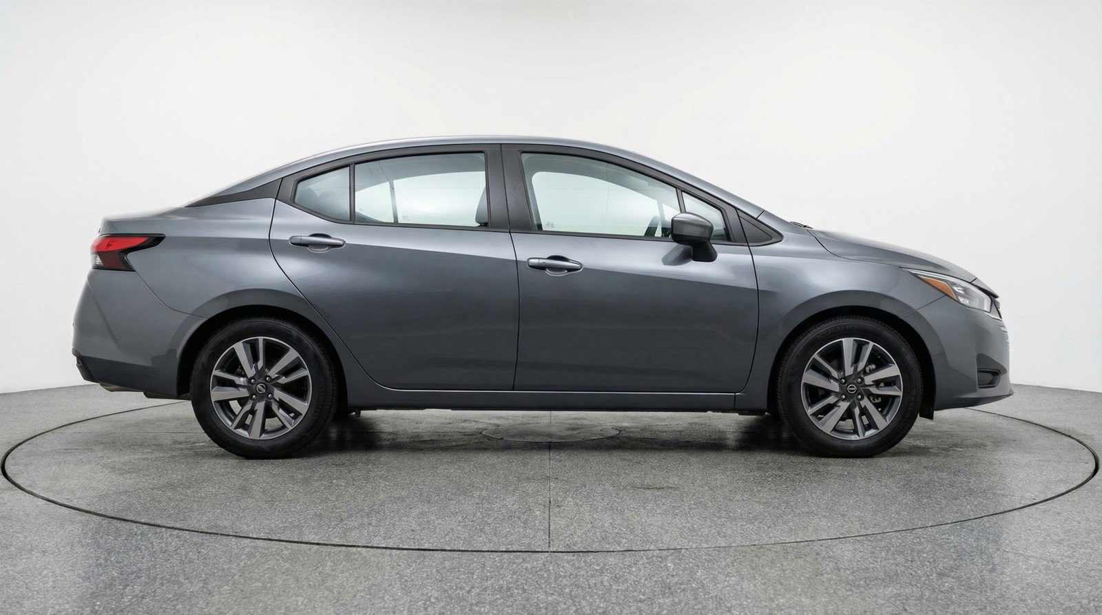 Used 2025 Nissan Versa SV image 11
